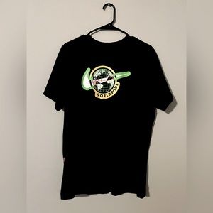 Men’s Nike shirt size M